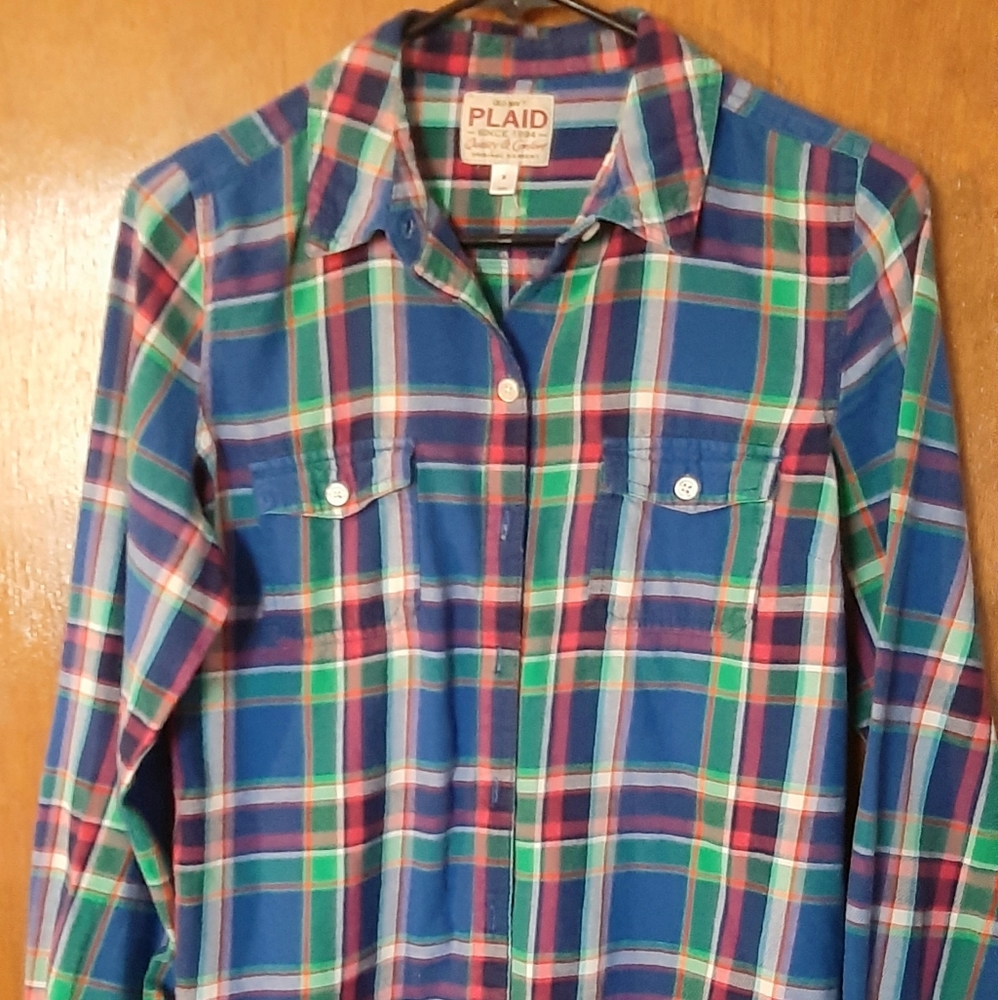 Old Navy Plaid Junior Size M. Good used condition.